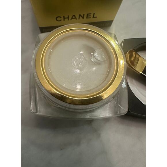 CHANEL Sublimage La Crème Yeux - Eyecream - Picture 2 of 8